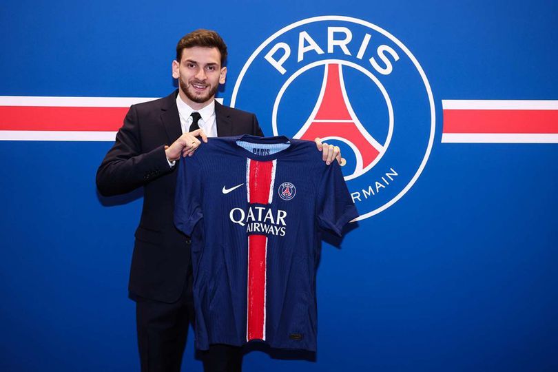 RESMI: Khvicha Kvaratskhelia Gabung PSG dengan Biaya Transfer Rp1,1 Triliun