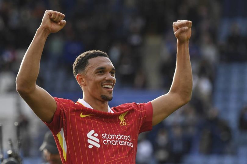 Lihat Selebrasi Emosional Trent Alexander-Arnold, Carragher Ikut “Panas”
